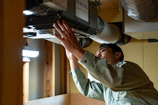 集合住宅のダクト清掃は何年に一度？築年数・規模別に見る具体的な清掃頻度の目安